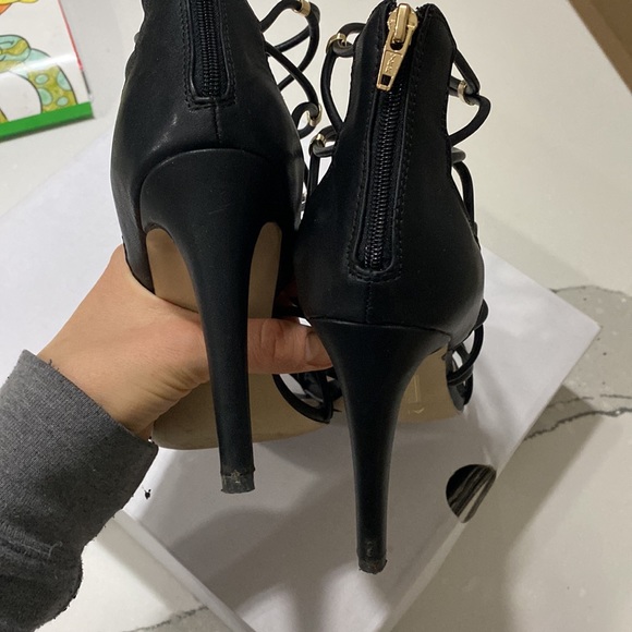 Aldo Size 9 black leather heel - Picture 5 of 6